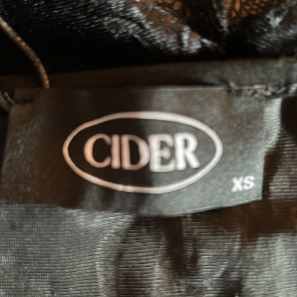 CIDER VELVET AND LACE CAMI NWT - Picture 6 of 8